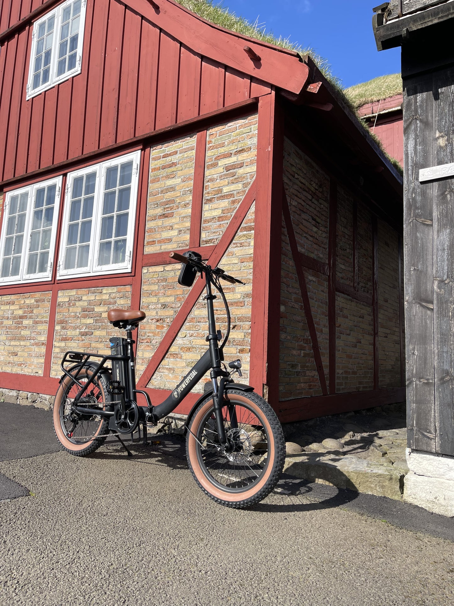 Hotel Runavík - Noir Chic - Bike 1